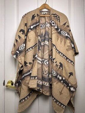 Tassels‎ and Lace Aztec Patterned Poncho